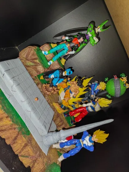 Foto de un comprador: Figura de Dragon Ball Z de 12 a 18 cm: Goku, Broly y Vegeta