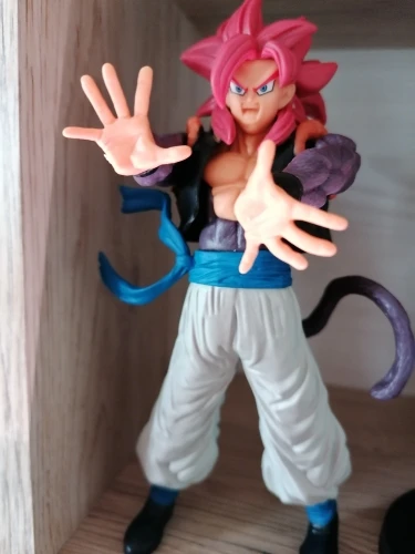 Foto de un comprador: Figura de Dragon Ball Z de 15 a 18 cm: Goku, Vegeta y Ten Shin Han