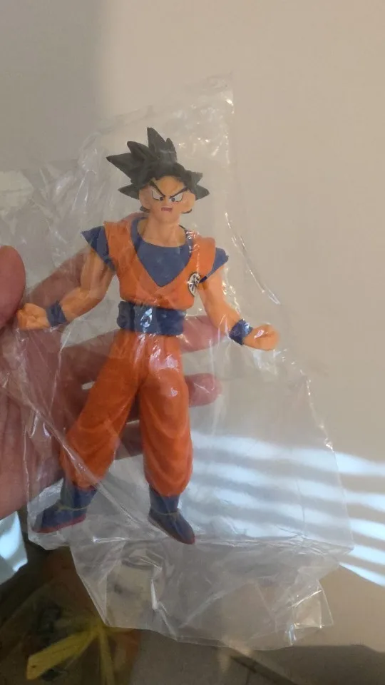 Foto de un comprador: Figura de Dragon Ball Z de 15 a 18 cm: Goku, Vegeta y Ten Shin Han