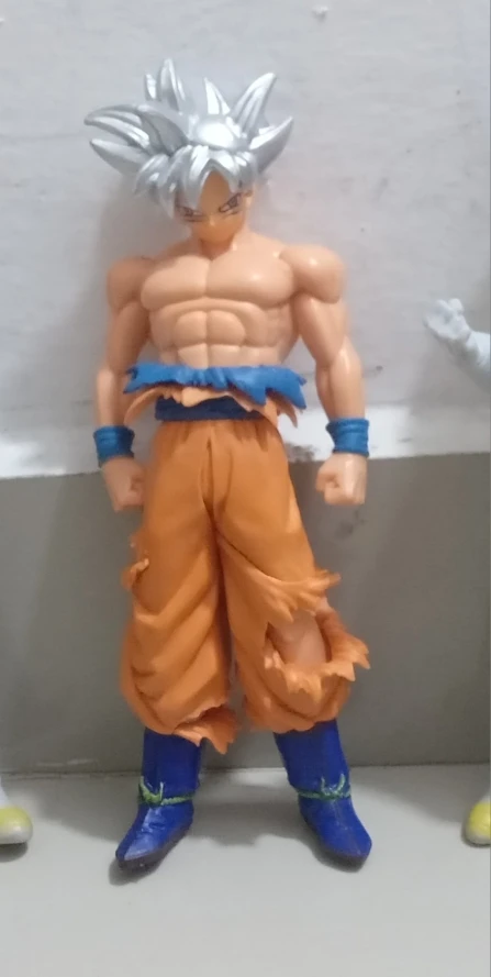 Foto de un comprador: Figura de Dragon Ball Z de 15 a 18 cm: Goku, Vegeta y Ten Shin Han