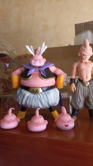 Foto de un comprador: Figura de Majin Buu de 20 cm con 4 cabezas de Dragon Ball Z