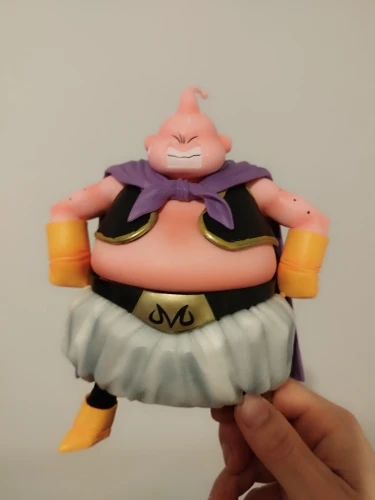 Foto de un comprador: Figura de Majin Buu de 20 cm con 4 cabezas de Dragon Ball Z
