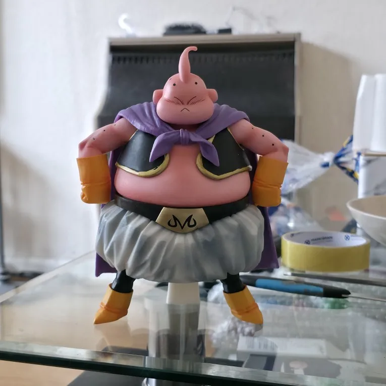 Foto de un comprador: Figura de Majin Buu de 20 cm con 4 cabezas de Dragon Ball Z