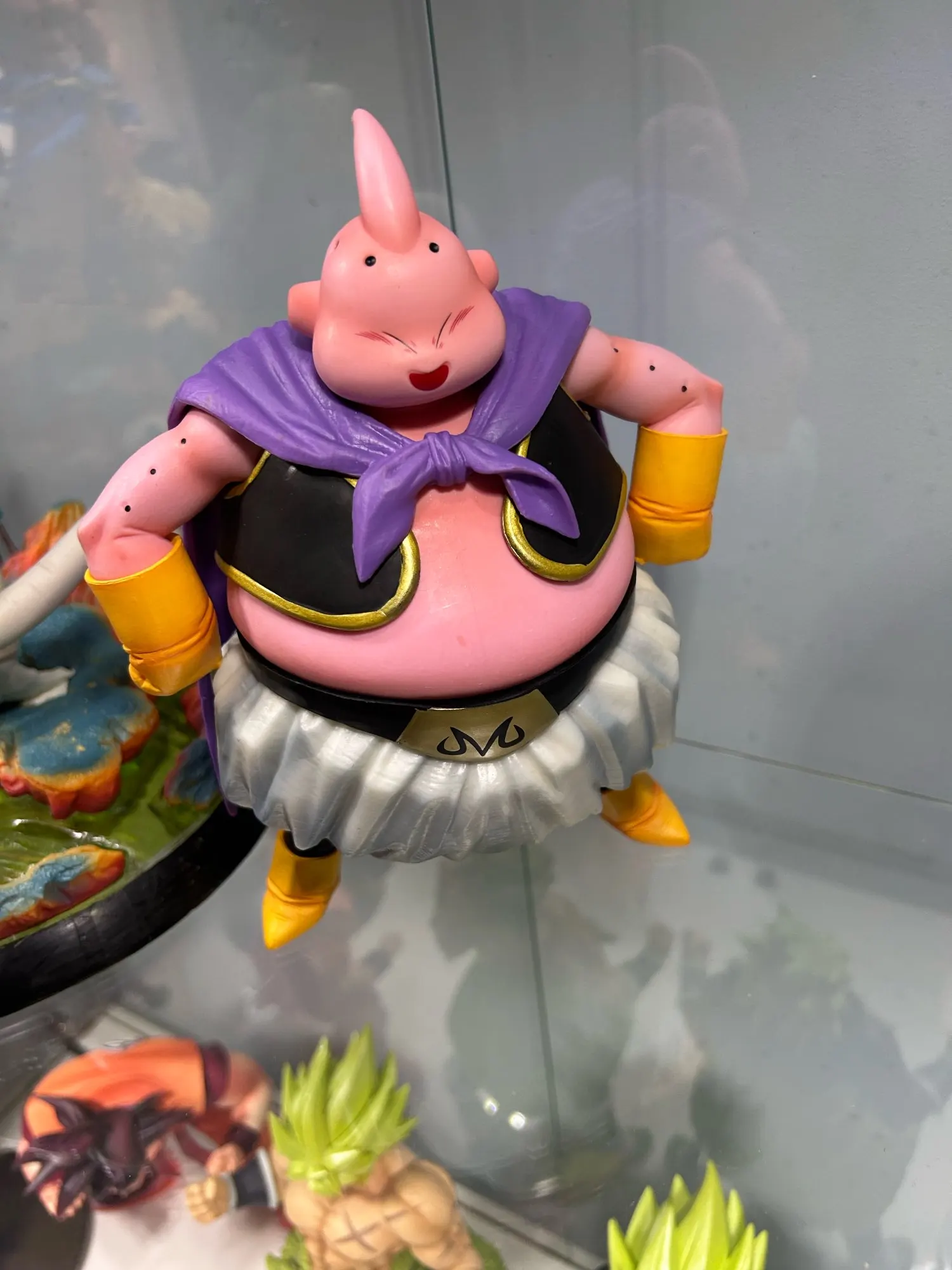 Foto de un comprador: Figura de Majin Buu de 20 cm con 4 cabezas de Dragon Ball Z