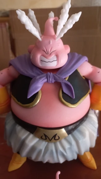 Foto de un comprador: Figura de Majin Buu de 20 cm con 4 cabezas de Dragon Ball Z