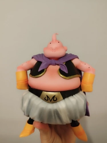 Foto de un comprador: Figura de Majin Buu de 20 cm con 4 cabezas de Dragon Ball Z