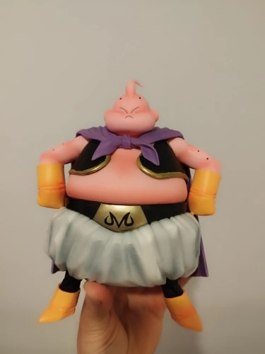 Foto de un comprador: Figura de Majin Buu de 20 cm con 4 cabezas de Dragon Ball Z