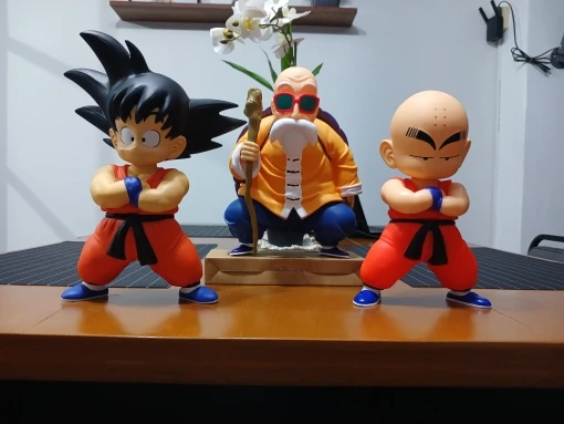 Foto de un comprador: Figura de Goku niño y Kuririn de Dragon Ball de 21 cm en vinilo