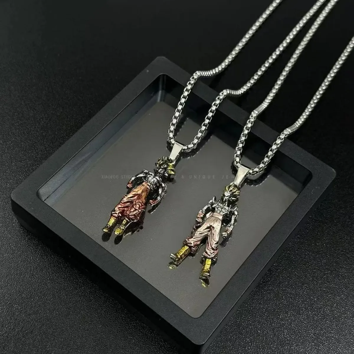 Collar de Dragon Ball de aleación con colgante de Goku Super Saiyajin – vue 2