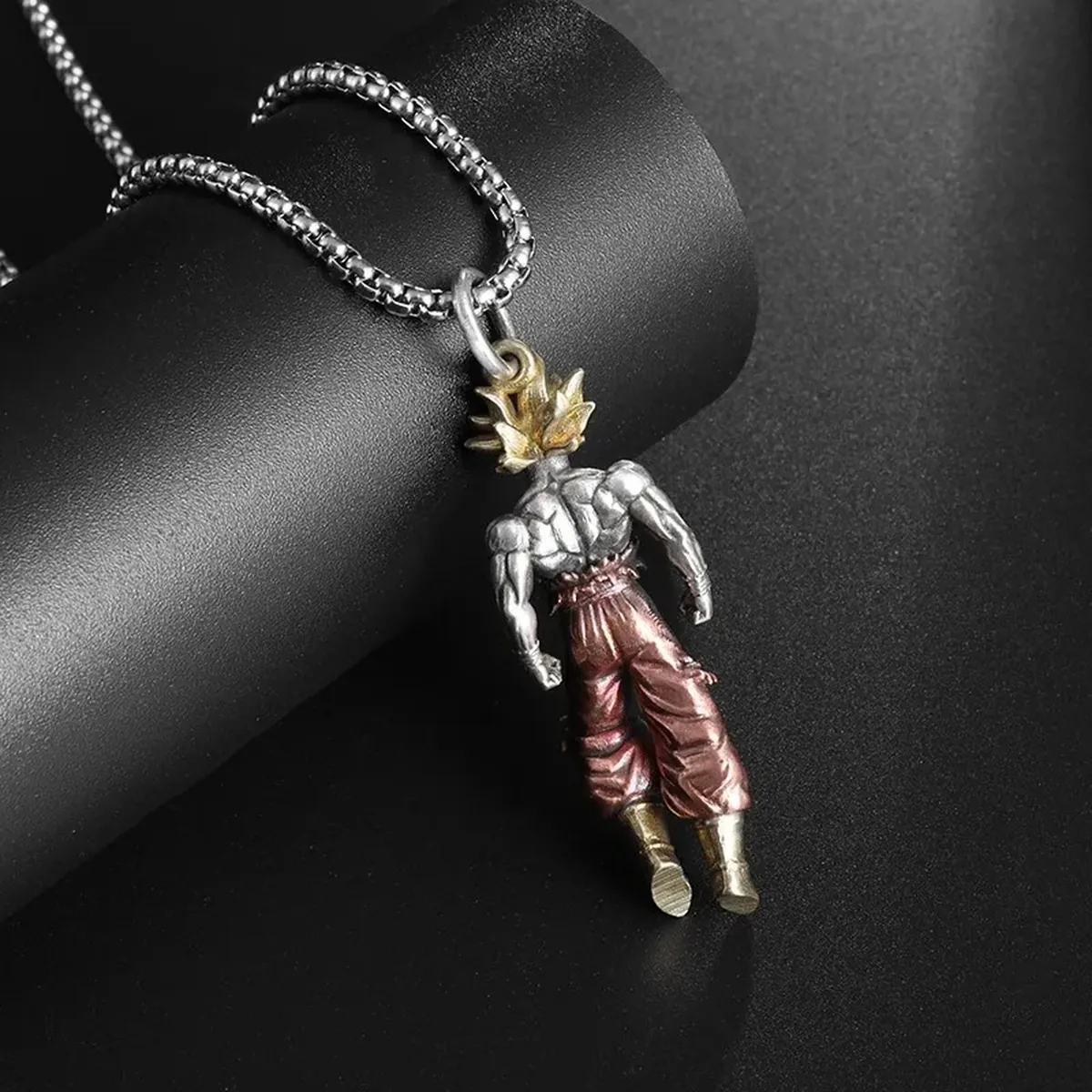 Collar de Dragon Ball de metal con colgante de Son Goku – vue 3