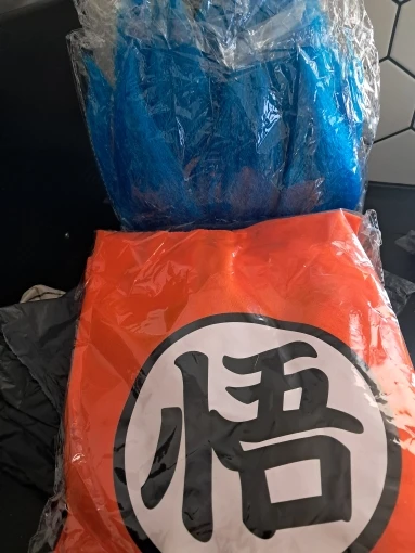 Foto de un comprador: Disfraces de Halloween para niños y niñas, Goku con peluca o en lote de 8