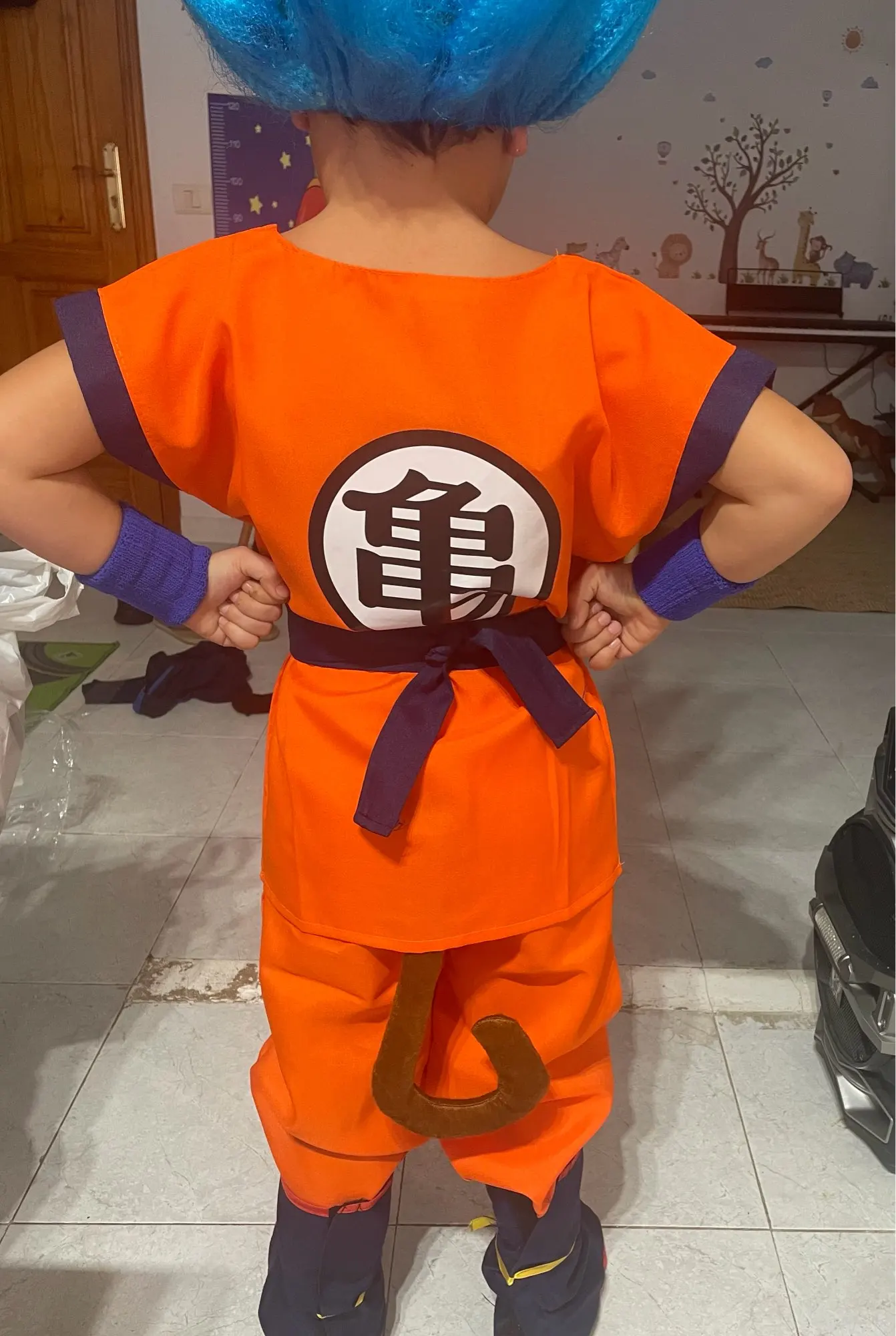 Foto de un comprador: Disfraces de Halloween para niños y niñas, Goku con peluca o en lote de 8
