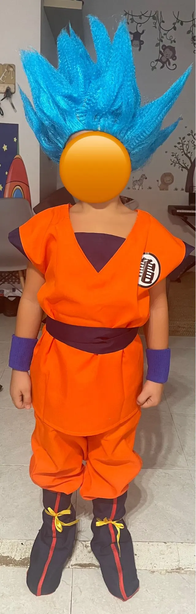 Foto de un comprador: Disfraces de Halloween para niños y niñas, Goku con peluca o en lote de 8