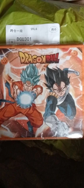 Foto de un comprador: Decoración de cumpleaños de Dragon Ball Z con vajilla y topper