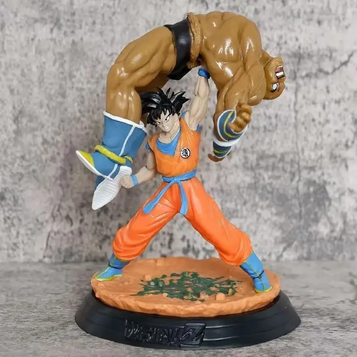 Figura de acción de Son Goku de Dragon Ball para escritorio – vue 2
