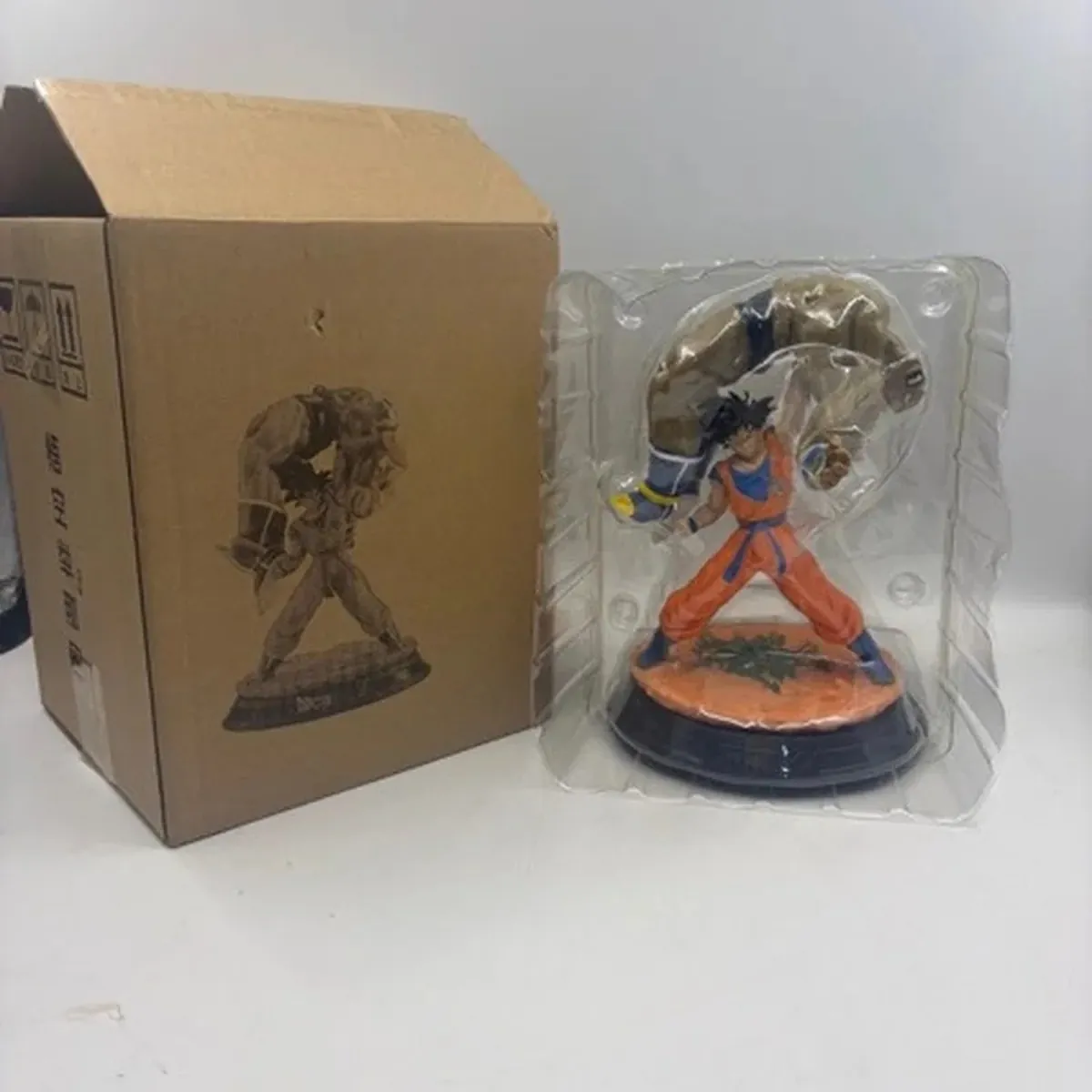 Figura de acción de Son Goku de Dragon Ball para escritorio – vue 5