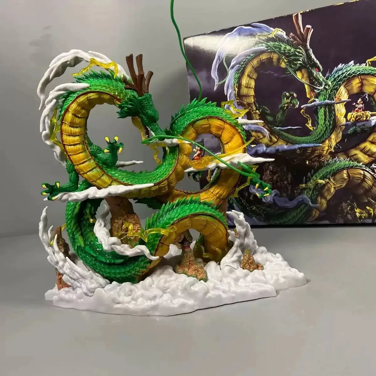 Figura de Dragon Ball: Shenron y Goku en PVC para coleccionar – vue 4