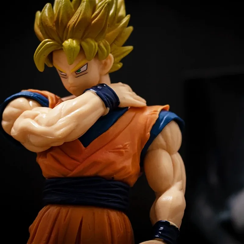 Figura de Son Goku o Vegeta Super Saiyan de Dragon Ball Z, sin caja