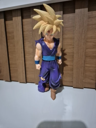 Foto de un comprador: Figura de acción de Gohan de 21 cm en vinilo, 4 modelos