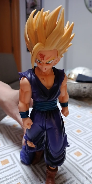 Foto de un comprador: Figura de acción de Gohan de 21 cm en vinilo, 4 modelos