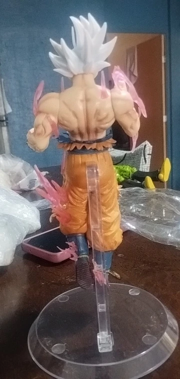 Foto de un comprador: Figuras de acción de Dragon Ball Z Ultra Instinct de Goku y Vegeta