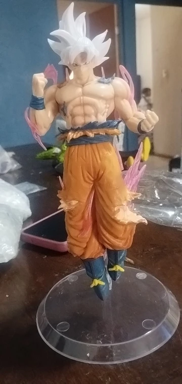 Foto de un comprador: Figuras de acción de Dragon Ball Z Ultra Instinct de Goku y Vegeta