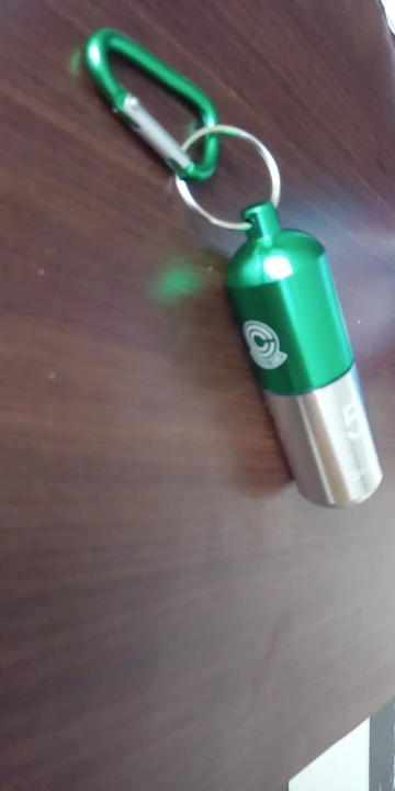 Foto de un comprador: Llavero de Dragon Ball de metal, organizador de pastillas portátil