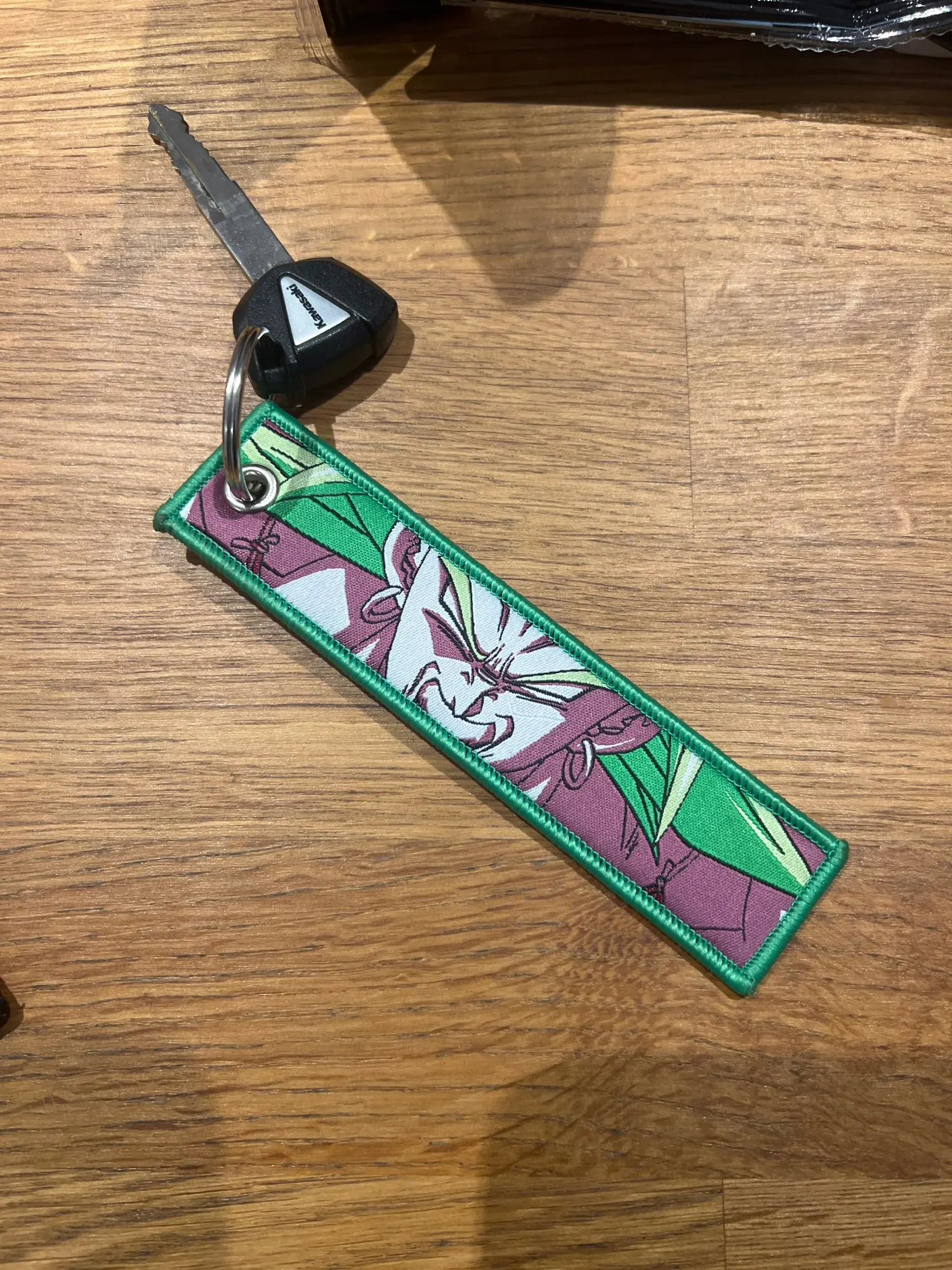 Foto de un comprador: Llavero de Dragon Ball bordado tipo jet, etiqueta para llaves