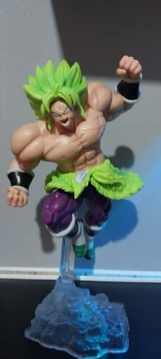 Foto de un comprador: Figura de Dragon Ball de Broly de 19,5 cm, pelo vibrante