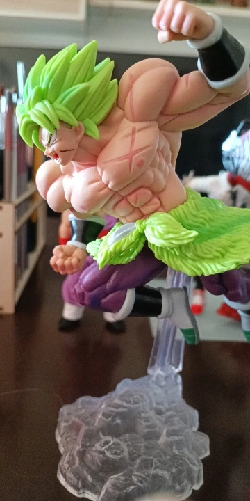 Foto de un comprador: Figura de Dragon Ball de Broly de 19,5 cm, pelo vibrante
