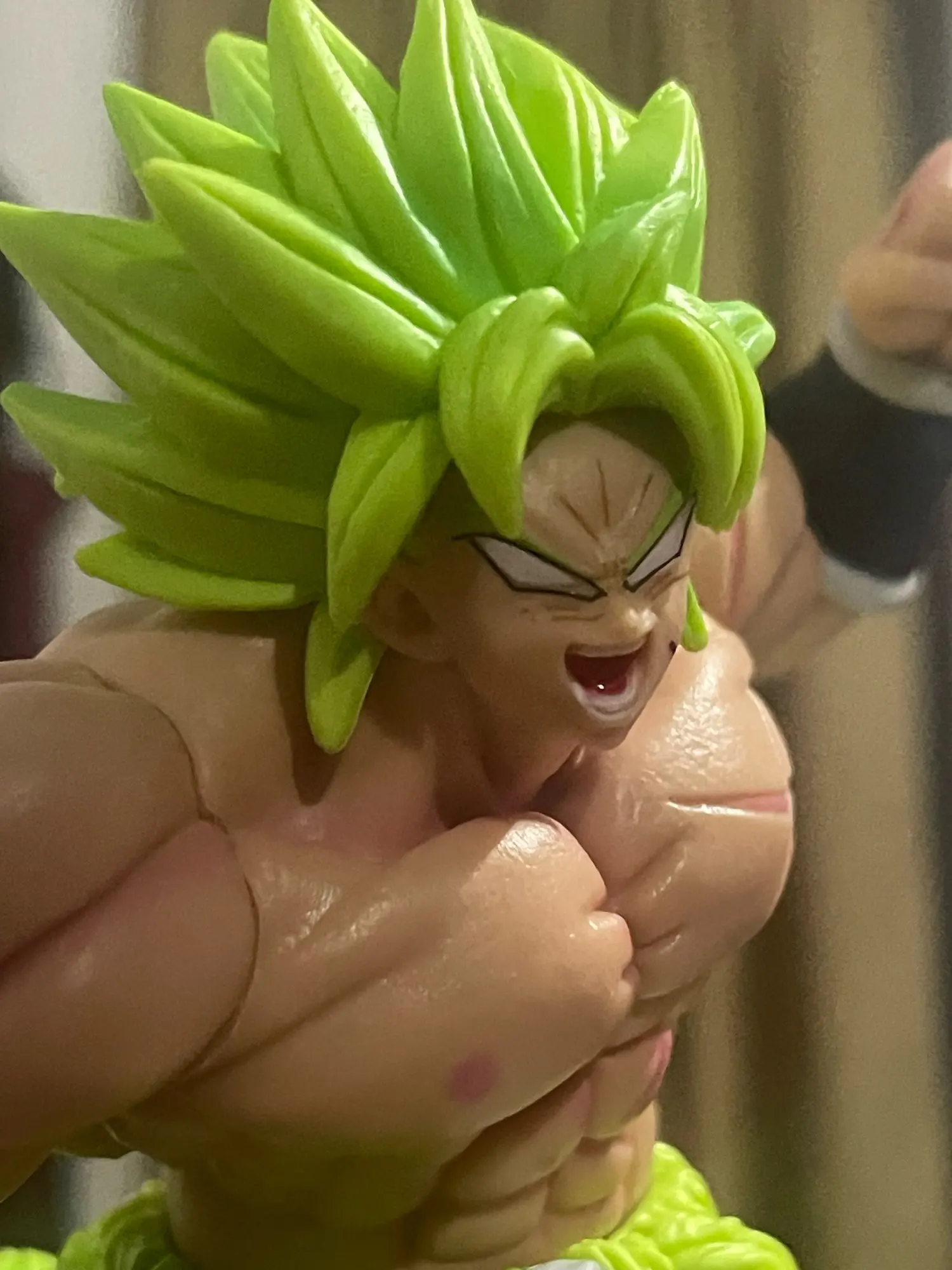 Foto de un comprador: Figura de Dragon Ball de Broly de 19,5 cm, pelo vibrante