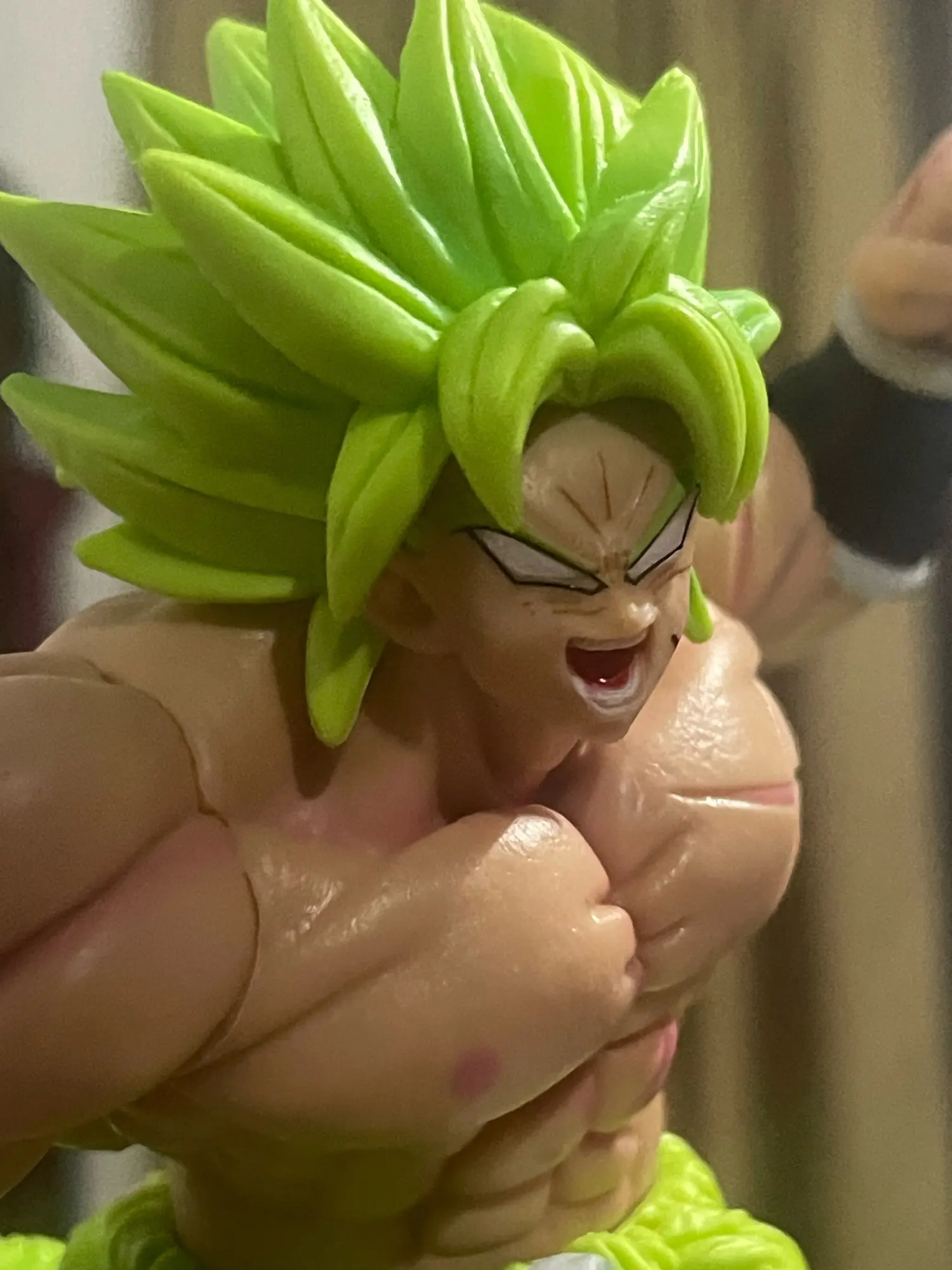 Foto de un comprador: Figura de Dragon Ball de Broly de 19,5 cm, pelo vibrante