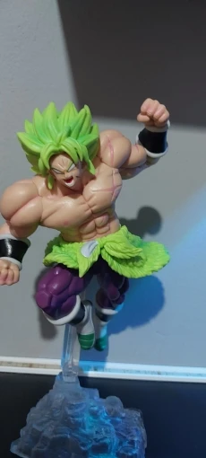 Foto de un comprador: Figura de Dragon Ball de Broly de 19,5 cm, pelo vibrante