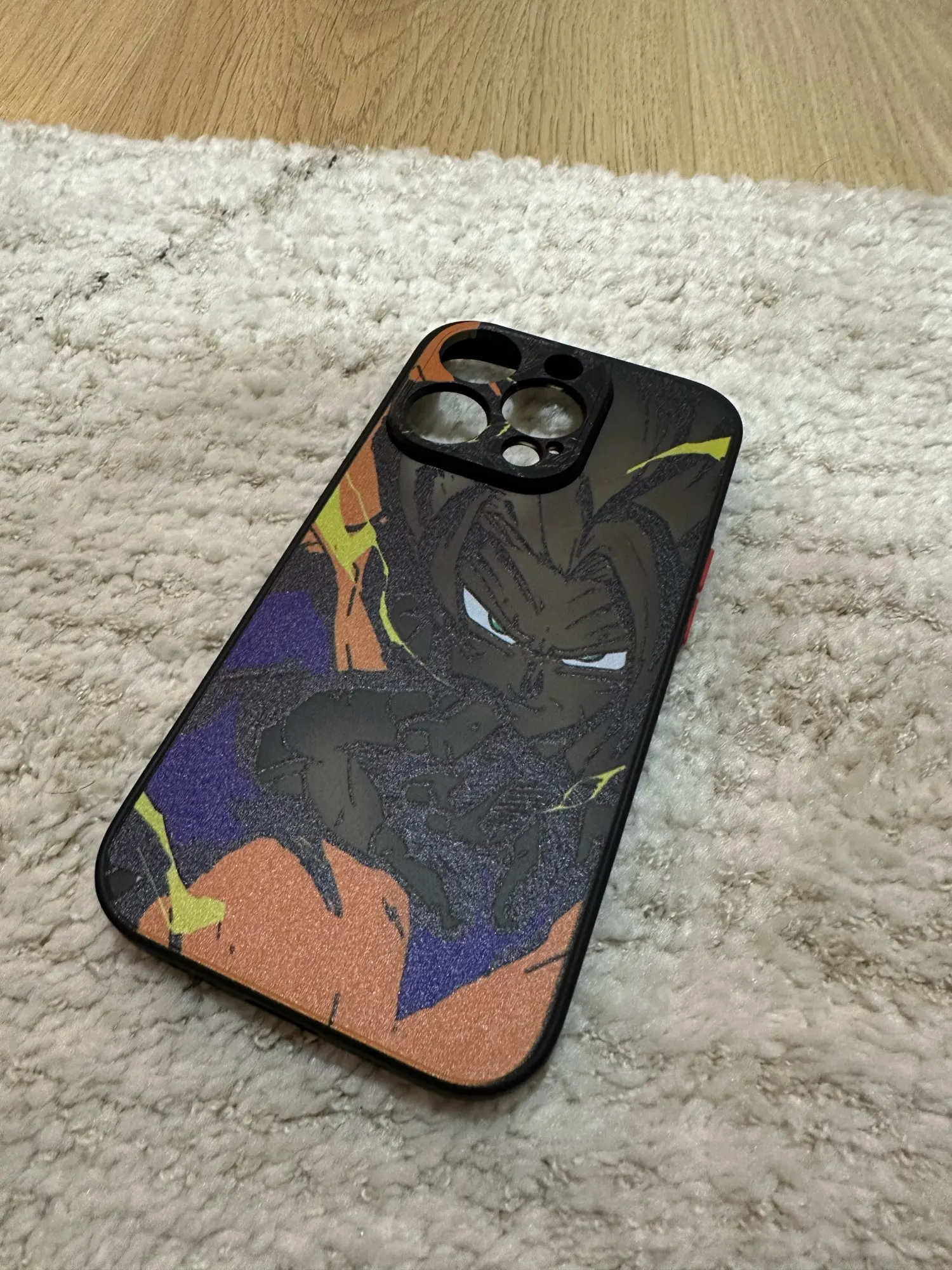 Foto de un comprador: Funda de celular Dragon Ball mate con borde negro para iPhone