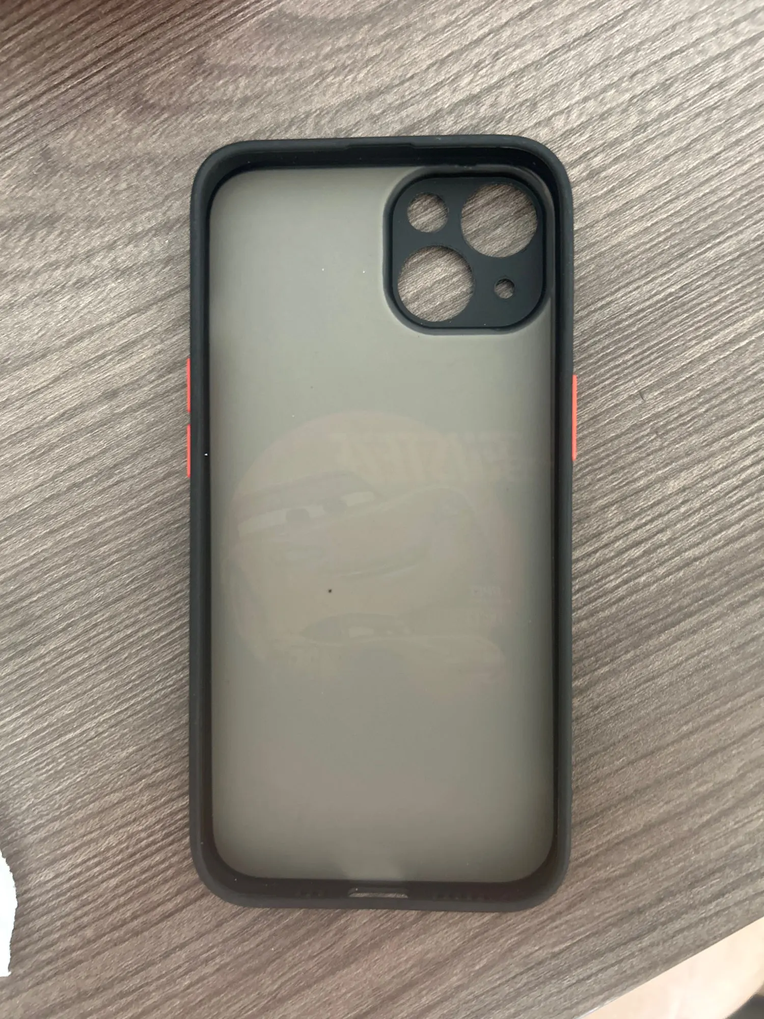 Foto de un comprador: Funda de celular Dragon Ball mate con borde negro para iPhone