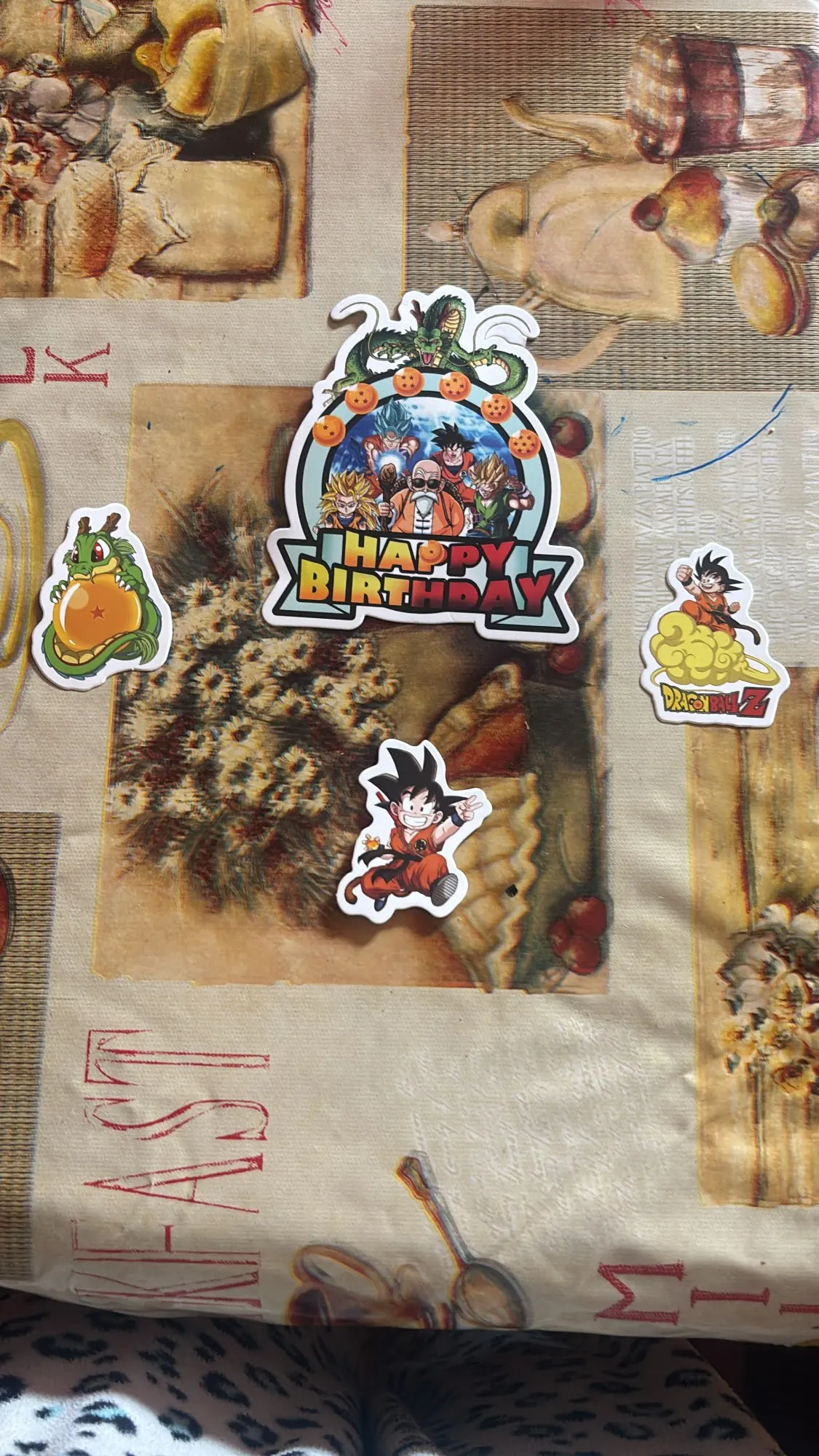 Foto de un comprador: Vajilla desechable de Dragon Ball para fiesta de cumpleaños